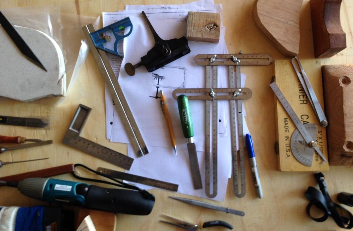 Consejos-para-el-buen-mantenimiento-de-una-guitarra-y-herramientas-de-lutheria